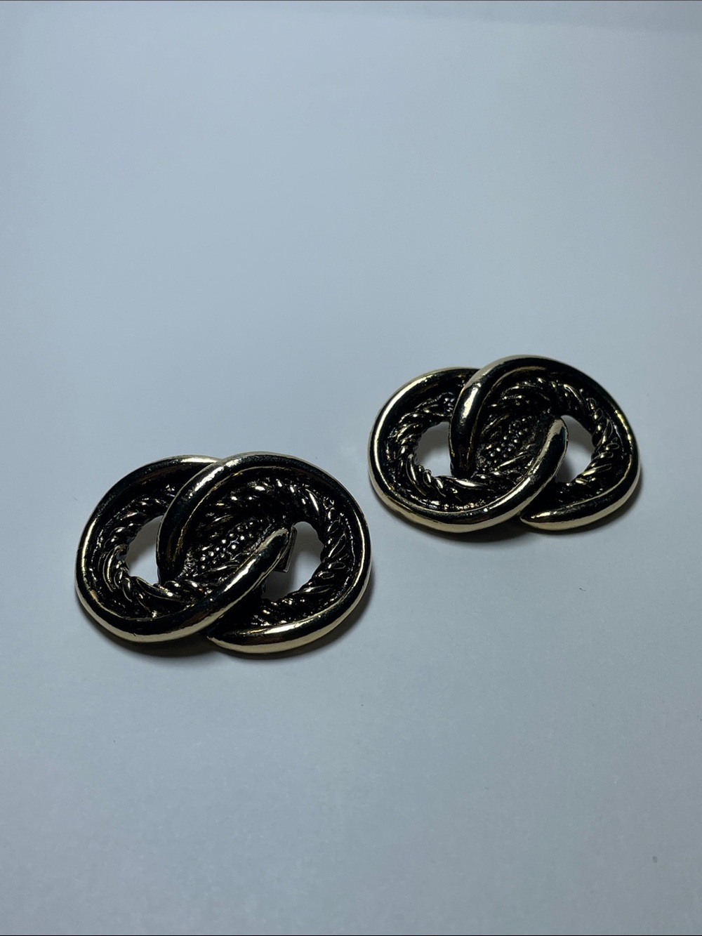 Vintage S.G. D’OR Interlocking Knot Gold-Tone Women’s Clip on Earrings